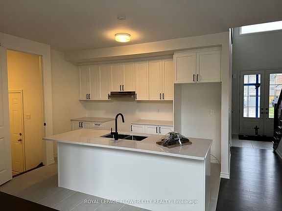 5th image of 24 Mayapple St