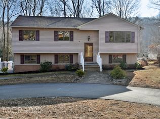 88 Bergen Dr, West Milford, NJ 07480