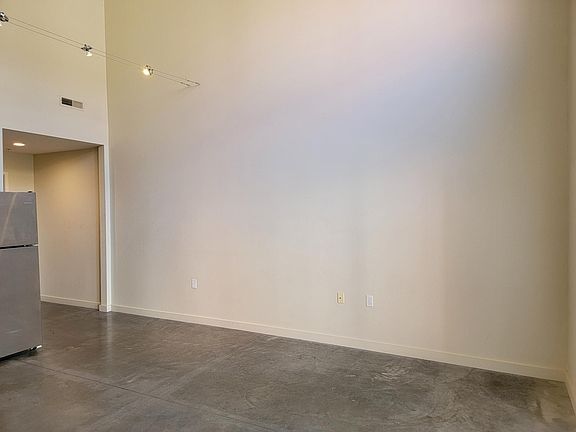 4th image of 2222 Gravois Ave #J