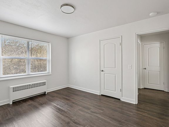 4th image of 1992 E Seymour Ave #3