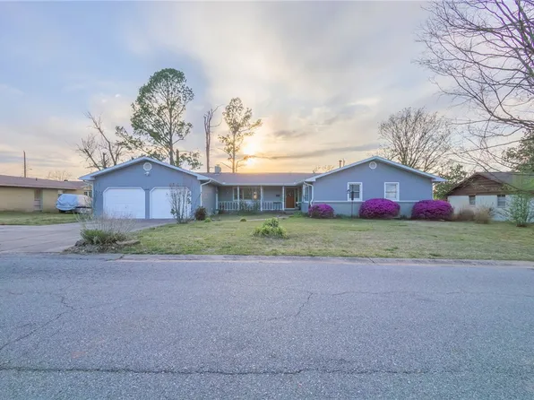908 S 14th Pl, Rogers, AR 72758