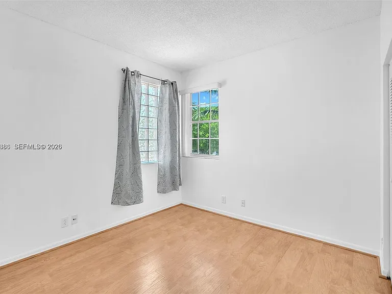 800 Sorrento Dr #2 — Photo 17