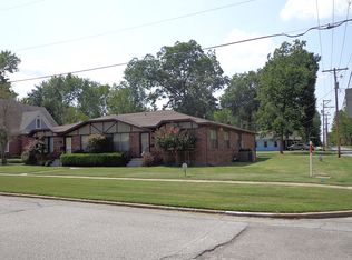 202 SW East St, Bentonville, AR 72712