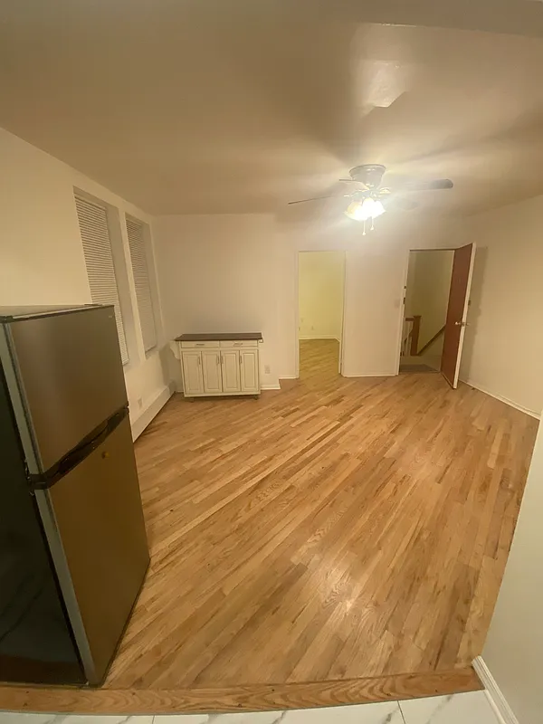 452 Linwood Street 3RD FLOOR