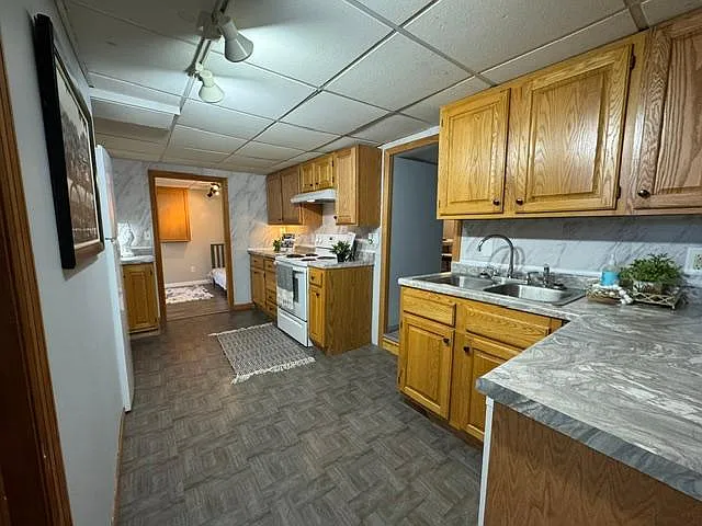 221 N Jefferson St #B — Photo 13