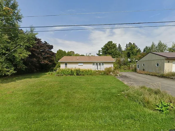 117 Cedar St, Presque Isle, ME 04769