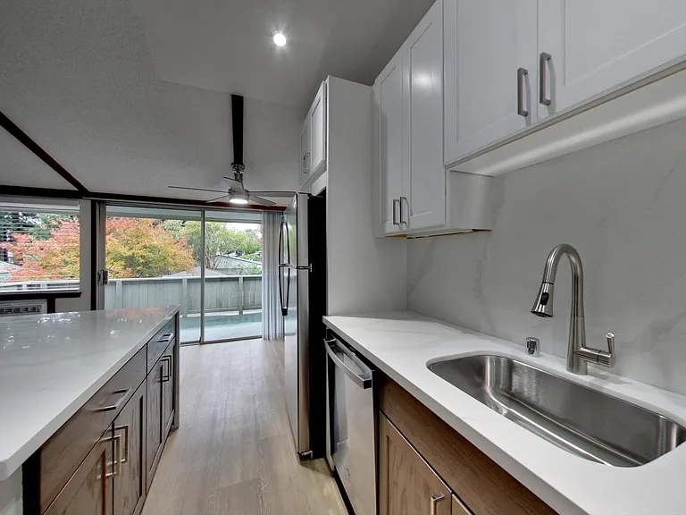 Riverwood Apartments — Photo 52