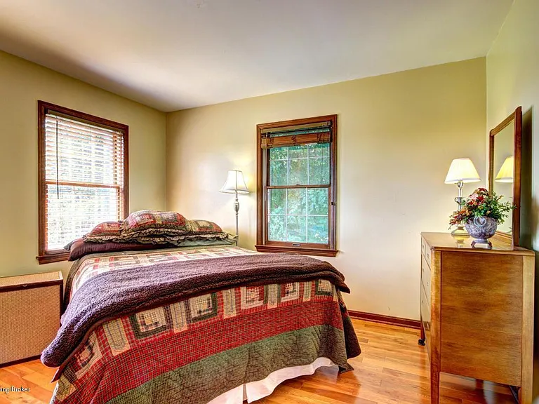 11207 Seatonville Rd — Photo 14