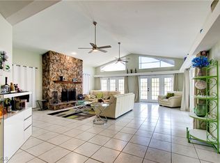 4332 Country Club Blvd, Cape Coral, FL 33904