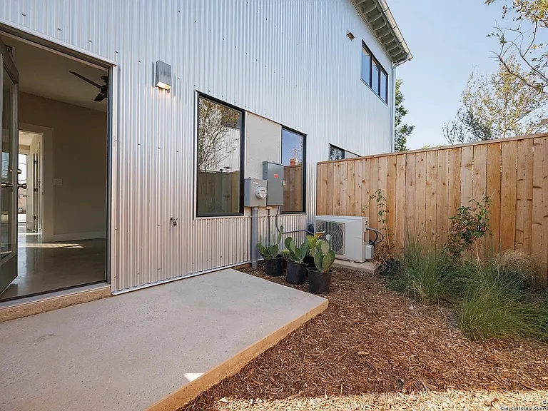 1107 S Cherry St — Photo 19