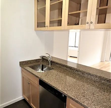 5th image of 5 E 22nd St APT 7F