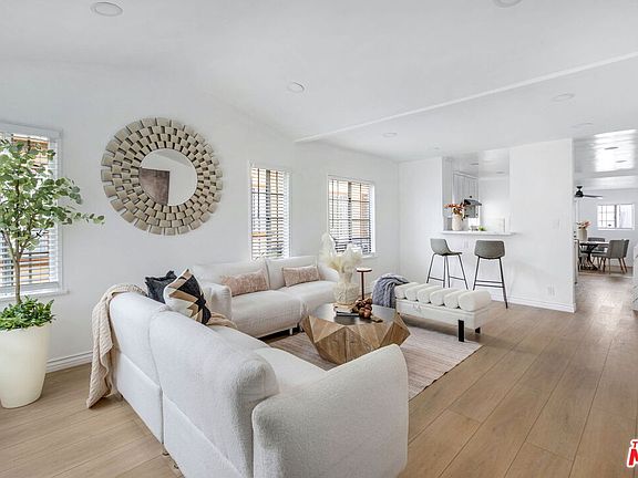 4th image of 4137 W 58th Pl