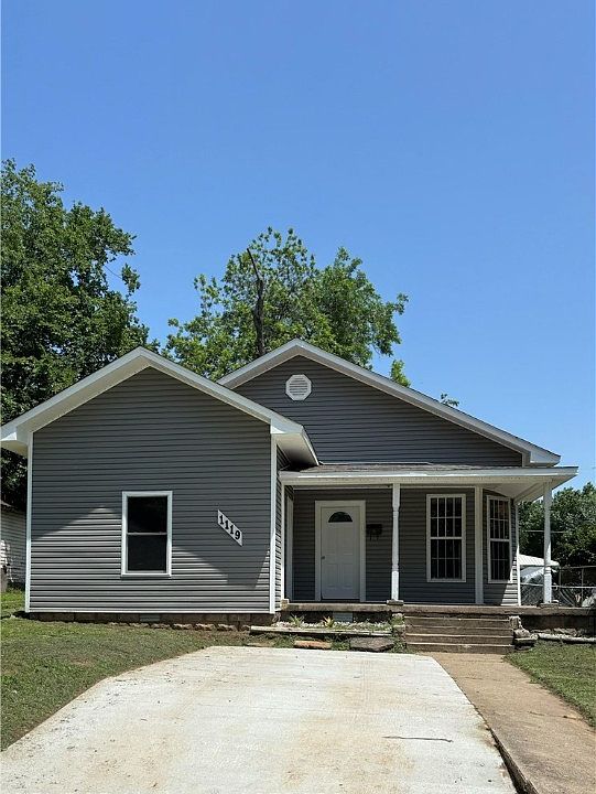 1st image of 1119 Baldwin St