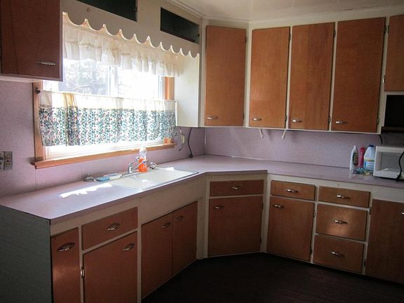 3rd image of 1178 Birchwood Ave