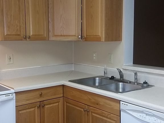4th image of 307 A E Montcastle Dr