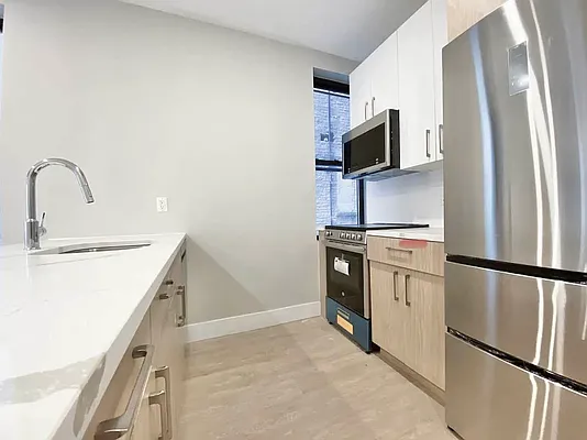 Rented by New Amsterdam Realty Group | media 2