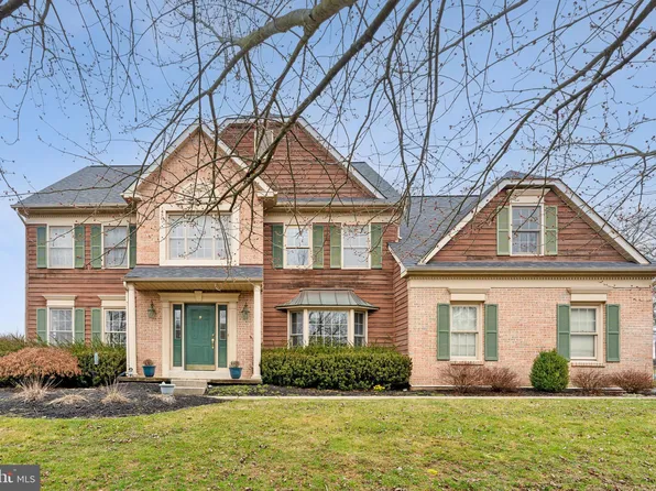 22 Radcliff Dr, Doylestown, PA 18901