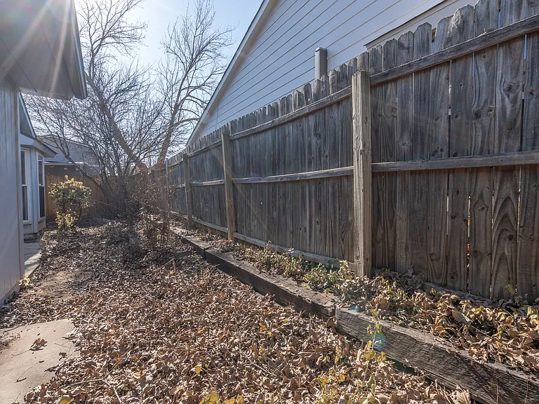 2911 Forest Creek Dr — Photo 20