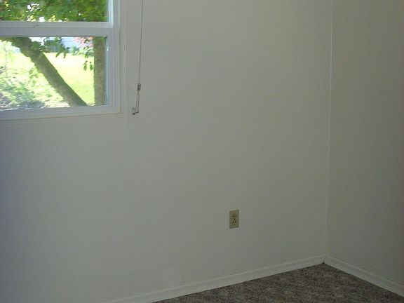 3rd image of 1815 W Nob Hill Blvd