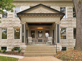 5137 Washington Pl, Saint Louis, MO 63108