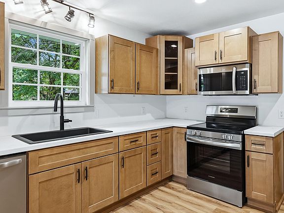 5th image of 261 Renee Avenue