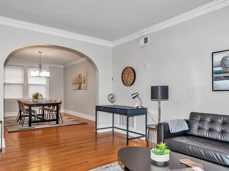 7557 Buckingham Dr — Photo 8