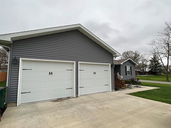 4th image of 105 N Kimberling Dr