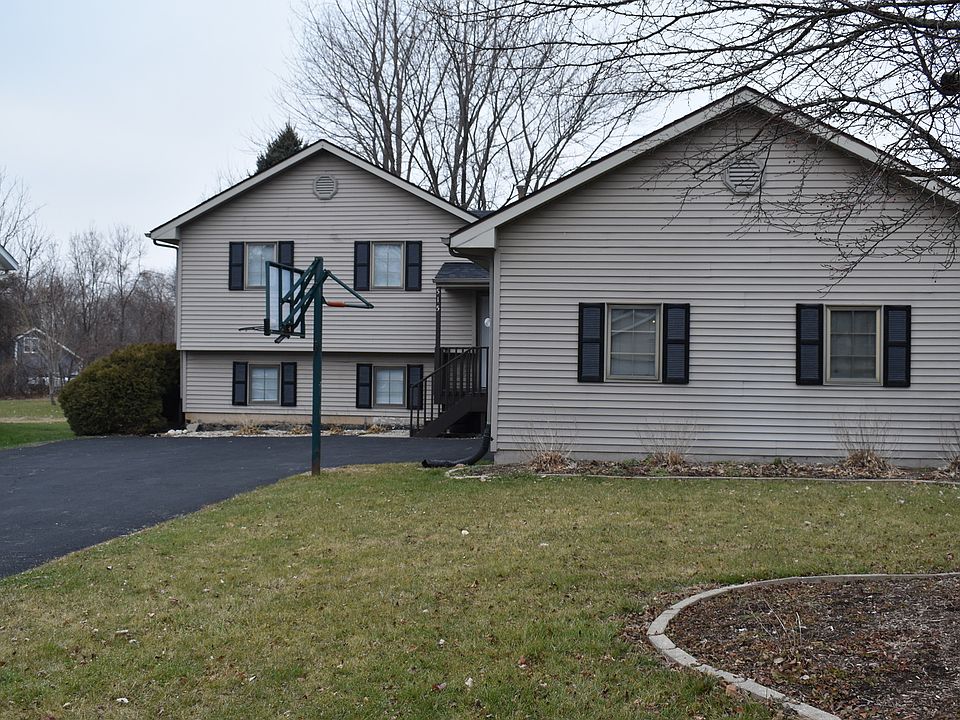 1st image of 515 Bounty Dr NE