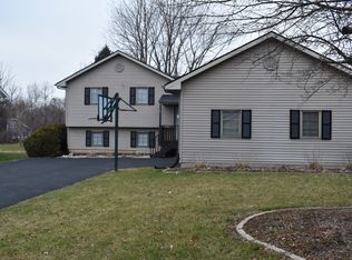 515 Bounty Dr NE, Poplar Grove, IL 61065