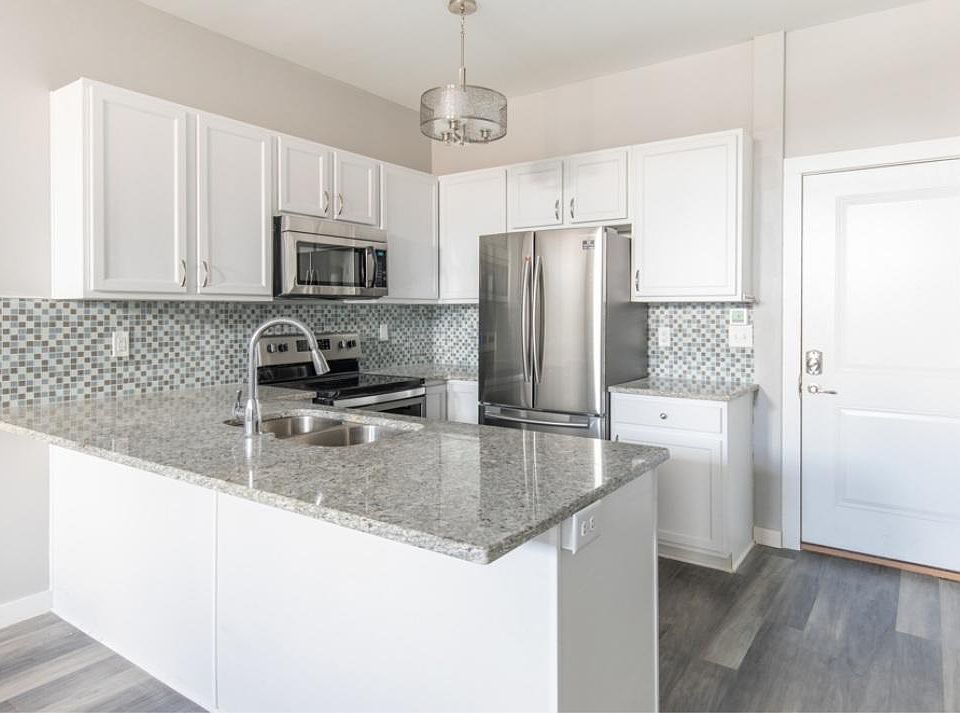 1st image of 117 Spring St #205
