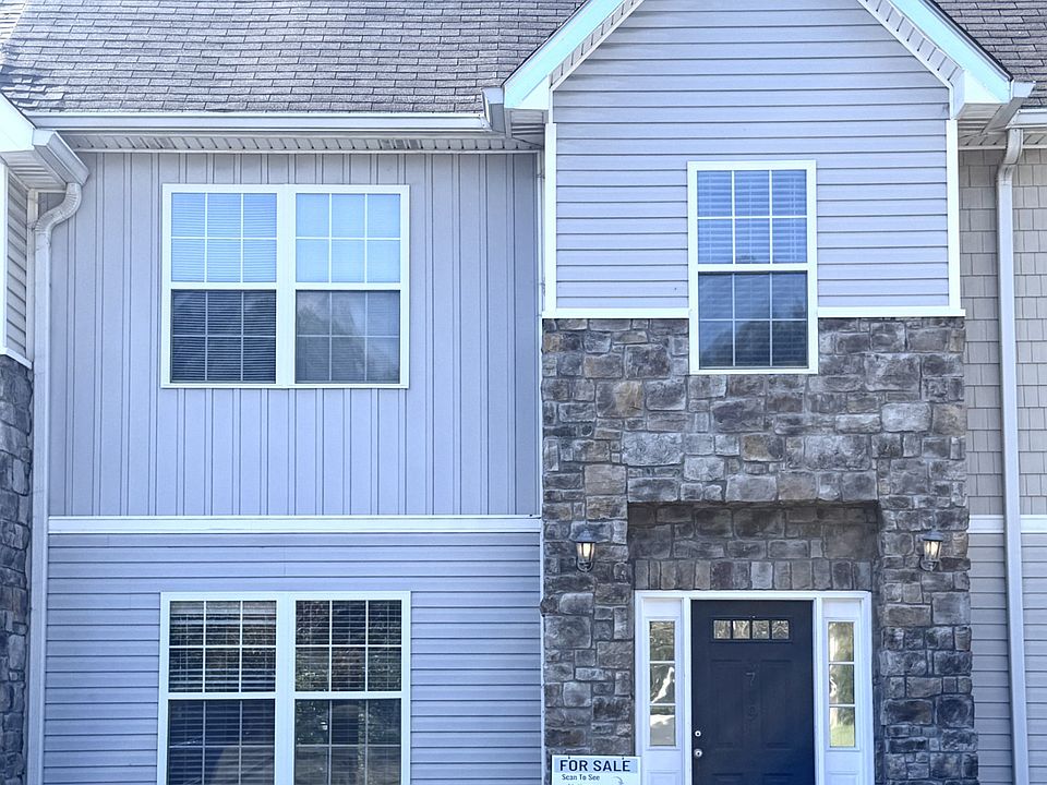 1st image of 3719 Keri Ln NE