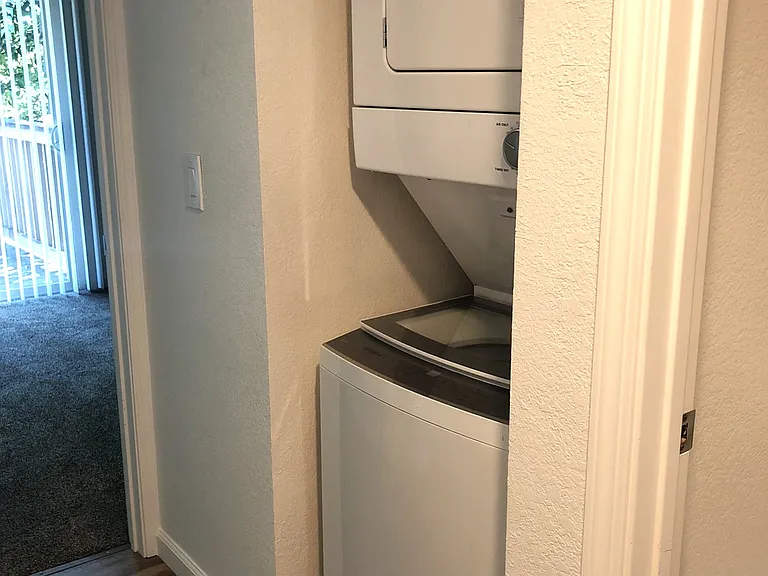 Cedarwood Apartments — Photo 25