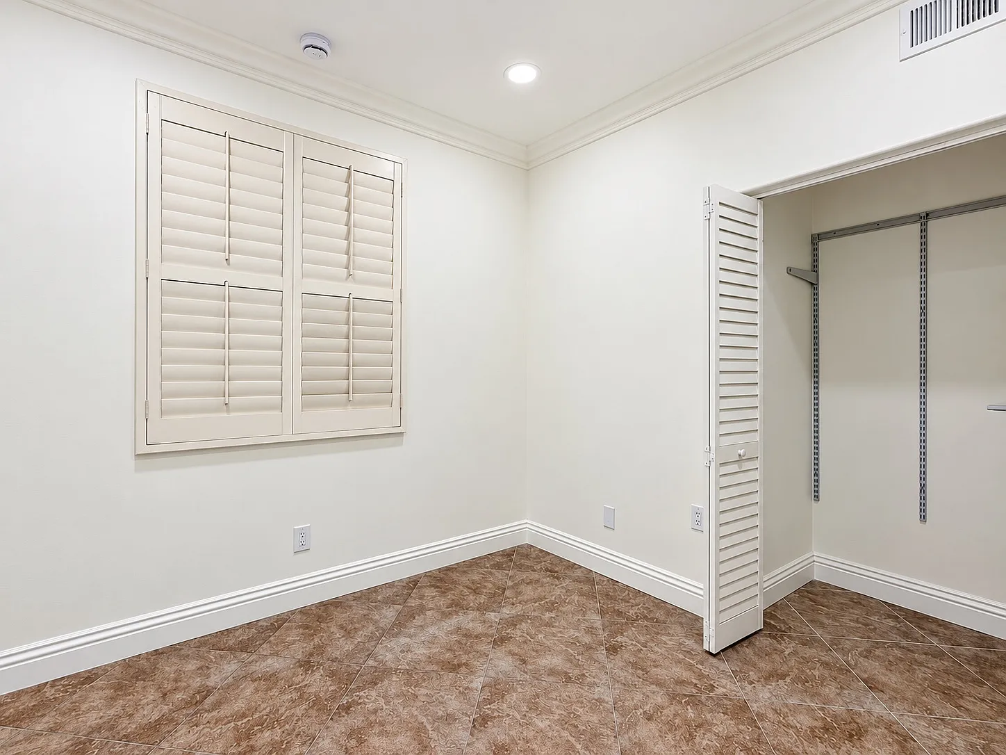 1 bed, 1100 sqft, $1,800 — Photo 4