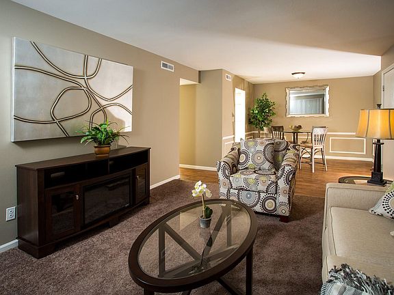 5th image of 4701 Andover Ct APT 15O