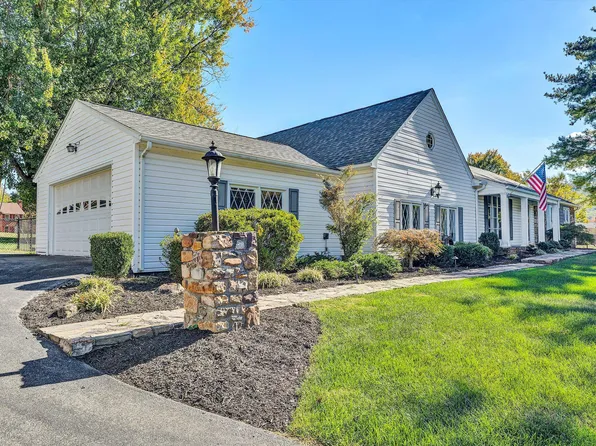 227 Ivy Ln, Daleville, VA 24083