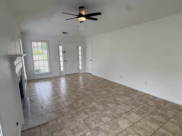 523 Walker Rd — Photo 6