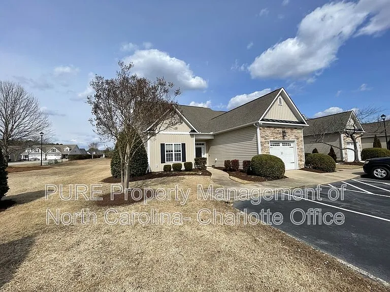 68 Wembley Dr — Photo 3