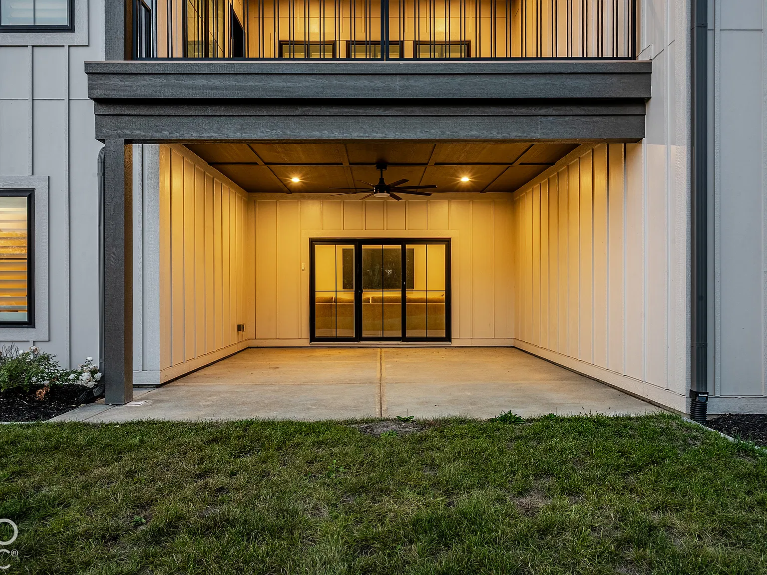 6 bed, 5.5 bath, 6204 sqft, $10,000 — Photo 4