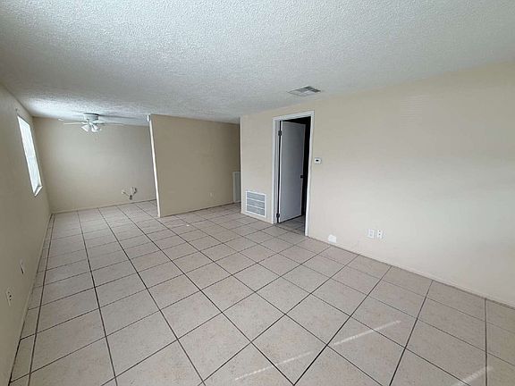 3rd image of 5543 Silver Spur Dr