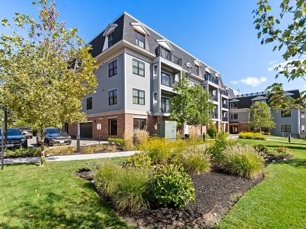 131 Eliot St #408, Milton, MA 02186