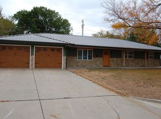 2406 Reeves Ave, Dodge City, KS 67801