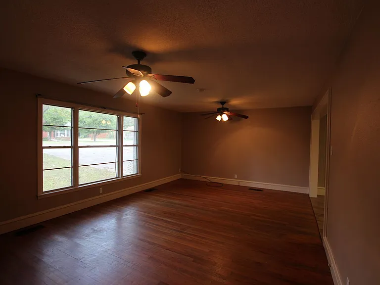 812 S Palmer Ave — Photo 5