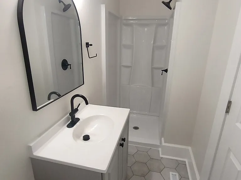 813 E Wayne St #1 — Photo 5
