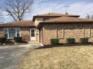 15 Joe Orr Ct, Crete, IL 60417