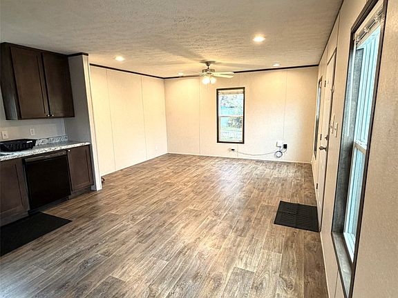 2nd image of 400 Willow Bend UNIT 14B