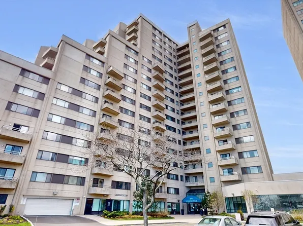 376 Ocean Ave APT 1502, Revere, MA 02151