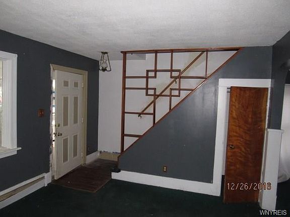 2nd image of 198 Stenzil St