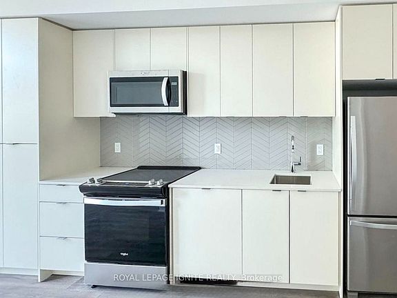 4th image of 1606 Charles St #101
