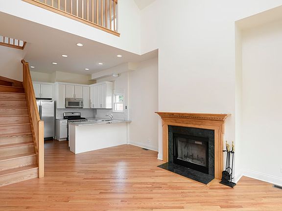 4th image of 1657 W Wrightwood Ave #3W