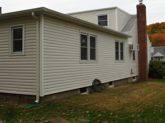 5th image of 104 Pine Neck Ave